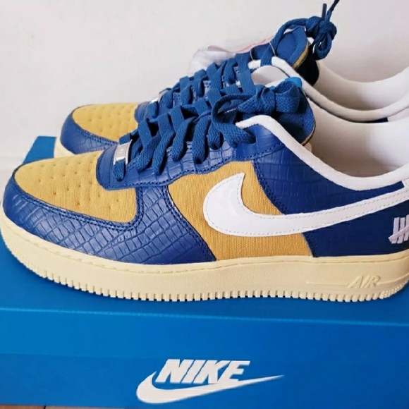 Nike Air Force 1 × Undefeated - Picture 5 of 5